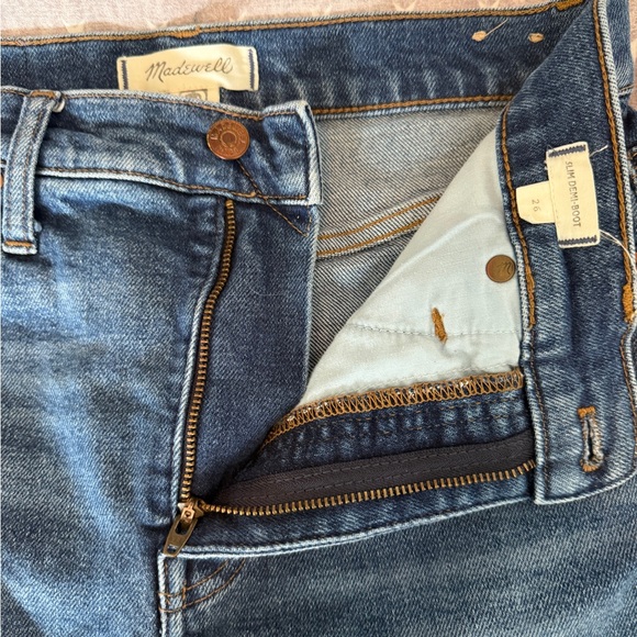 Madewell Slim Demi-Boot Jeans in Sundale
Wash - size 29 - Picture 6 of 10
